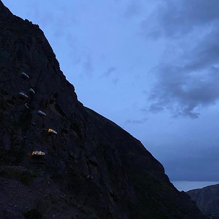 Starlodge Adventure Suites Urubamba Exterior photo