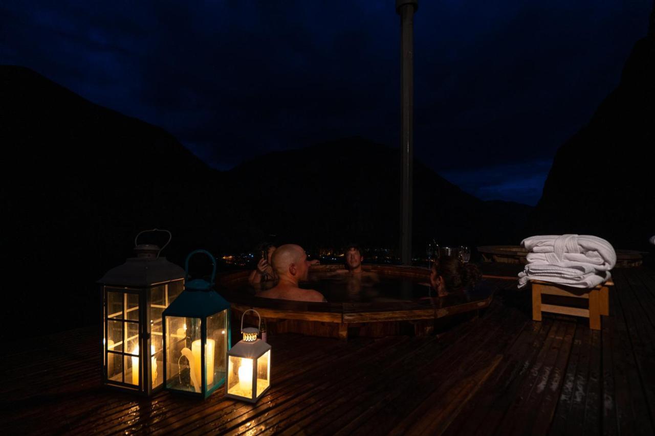 Starlodge Adventure Suites Urubamba Exterior photo