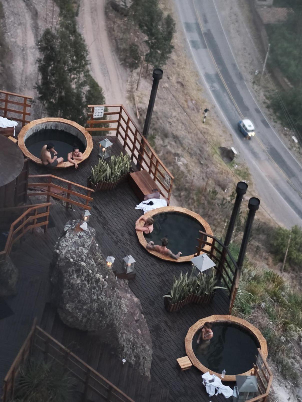 Starlodge Adventure Suites Urubamba Exterior photo
