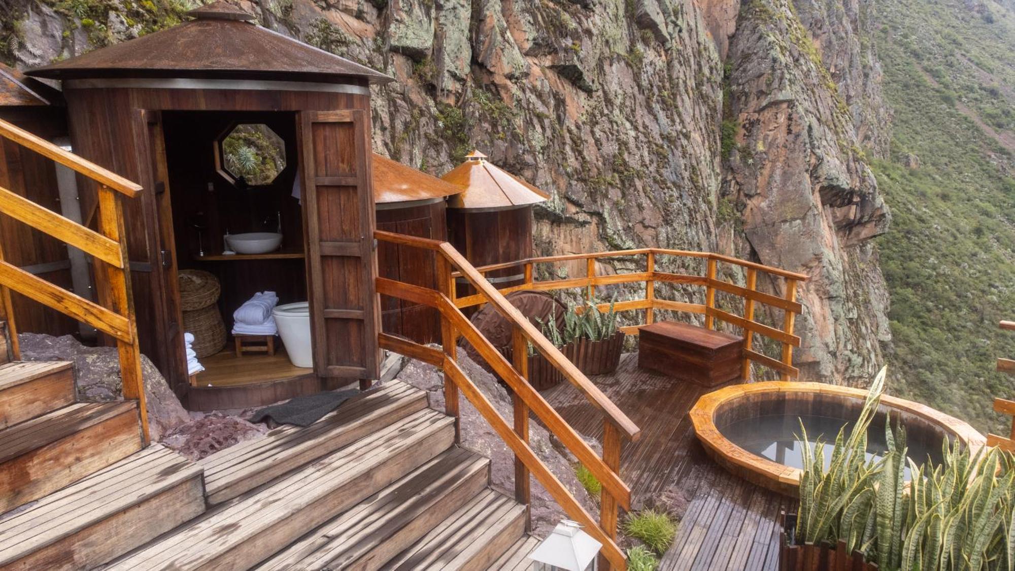 Starlodge Adventure Suites Urubamba Exterior photo